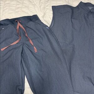 Figs woman’s size small scrub top and pant set